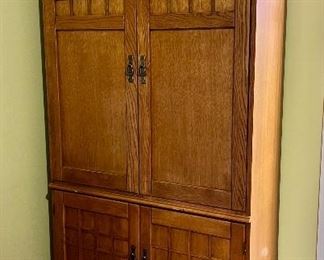 Wardrobe armoire