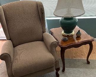 RECLINING WINGBACK, END TABLE, 1 OF 2 LAMPS