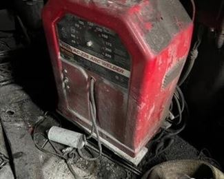 LINCOLN AC225 ARC WELDER