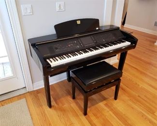 Yamaha Clarinova w/ stool