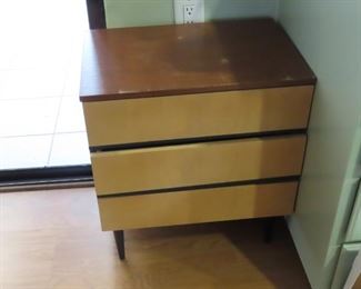 Small short 3 drawer chest.