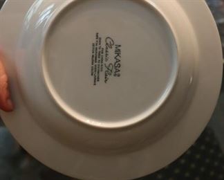 MIKASA CLASSIC FLAIR WHITE FINE CHINA DINNERWARE 
