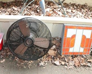Hanging Fan & Tennessee Light 