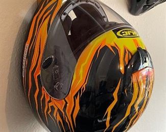 helmet goes with Triumph