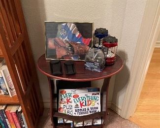 small side table/magazine stand