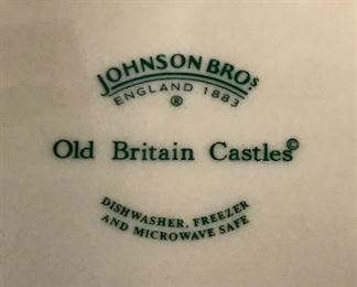 Old Britain Castles by Johnson Bro's Dish Set 