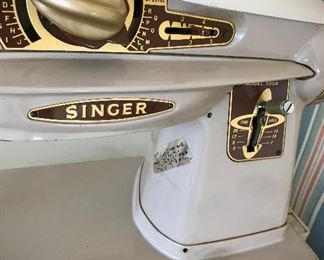 1961 Singer Slant-o-matic Singer Sewing Machine 