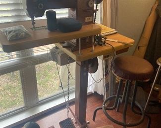 Tandy Pro by Cobra leather sewing machine