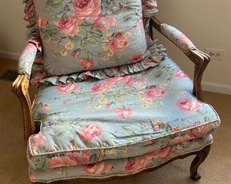BUY IT NOW! $200 Antique lounge chair with floral covering