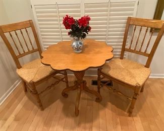 BUY IT NOW! $250 Vintage Pie Crust Table by Drexel, with farmhouse chairs. Measures 29"d x 29"h 