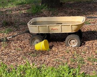 Heavy duty wagon for gardening or other tasks