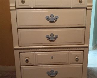 Chest of Drawers. 