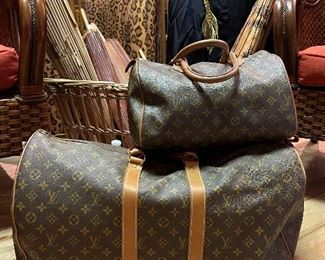 These bags are NOT authentic Louis Vuitton.