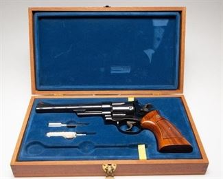 Smith And Wesson .44 Magnum Revolver Model 29-2
