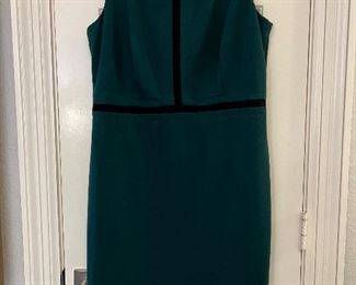 ~Women’s Clothing: A great collection of ladies clothing.. great names like Tahari, Black Label by Chico’s, Kasper, Alfani, Chico’s, Laurence Kazar, J Kara, Modi, Modi Denim, Ann Taylor, Grace Karen, Christopher Banks, Eva Mendes, Sunny Leigh, Tommy Hilfiger, Calvin Klein, DKNY, Nygård, Black Rivet, New York and Company, 7th Avenue and Talbots (Sizes 14/16 or L/XL)..