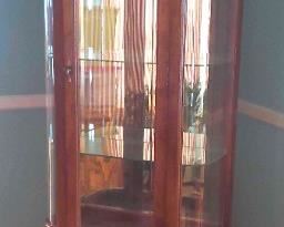 Beautiful Curved Glass Display Cabinet