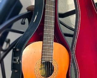 Admira acoustic guitar&nbsp;