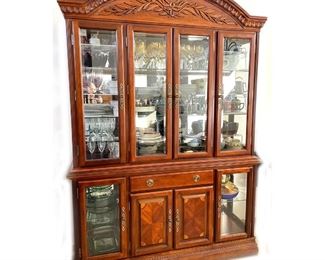 China Cabinet / Hutch