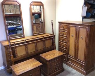 AMERICAN OF MARTINSVILLE OAK BEDROOM SUITE, QUEEN