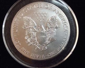 2011 AMERICAN SILVER EAGLE DOLLAR, 1 OUNCE