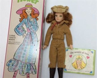 VTG HASBRO WORLD HAS FLOWER  DOLL