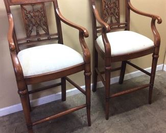 PAIR OF KITCHEN COUNTER STOOLS