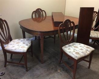 TRAVIS COURT BY DREXEL DINING TABLE w 2 LEAF, 4 CHAIRS