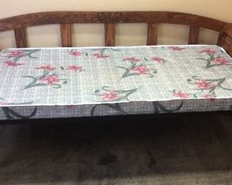 TWIN SIZE WOODEN DAYBED