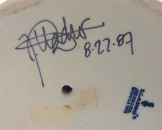 LLADRO ‘FLOWERS IN THE BASKET’ PORCELAIN FIGURINE