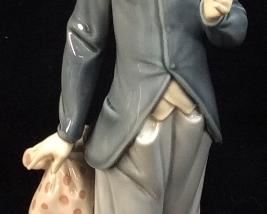LLADRO ‘CHARLIE THE TRAMP’ PORCELAIN FIGURINE