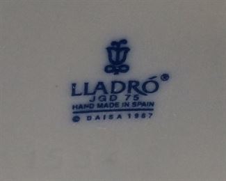 LLADRO ‘LITTLE SISTER’ FIGURINE