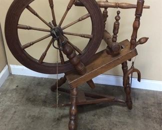 ANTIQUE 1840 SIGNED I LEIGHT SPINNING WHEEL, OLD SALEM
