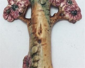 VINTAGE ROSEVILLE STYLE WALL POCKET