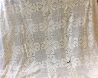 ANTIQUE CROCHET COVERLET