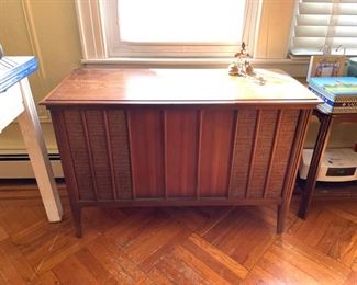 Zenith Mid-Century Stereo