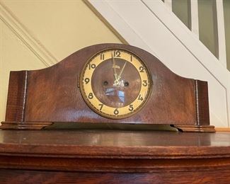 Deco Antique Clock