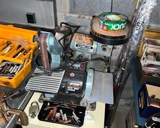 Delta Sharpening Center with 1" Belt + 5: Disc Sander $50 ea
SANDER sold! 