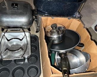 Cook ware + pots 'n pans
