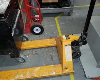 Pallet Jack.  Selling for less than 1/2 price of new.