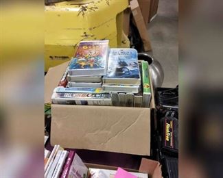 11 VHS DISNEY MOVIES