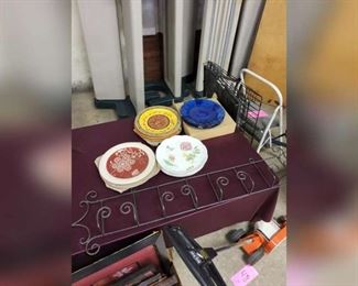 49 PLATE RACK W PLATES