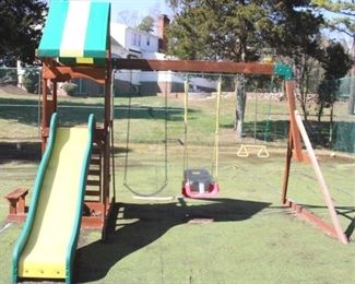 63 - Outdoor Child's Play Set 120x110x160
