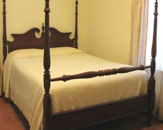 181 - Queen Size Bed w/ bedding 58 x 81 x 68
