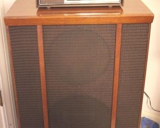 185 - Vintage Sony Radio w/ Large Speaker- 24 x 17 x 32

