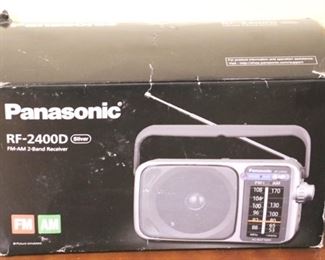 250 - Panasonic RF-2400D FM-AM 2-Band Radio w/ box
