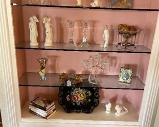 Miscellaneous small items and decor