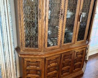 China cabinet two pieces lighted