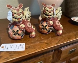 Foo dogs