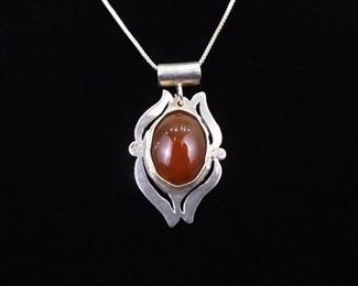 .925 Sterling Silver Carnelian Cabochon Pendant Necklace
