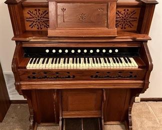 Antique Chicago Cottage Organ Co. pump organ.  This item is available immediately for $45.  Please email with questions or to purchase.  